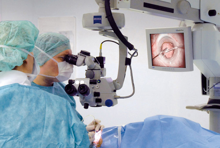 ir de compras Melancolía Vago La Consejería de Sanidad inicia los trámites para contratar la adquisición  de un microscopio quirúrgico para el Servicio de Oftalmología de Valdecilla  | claudioacebo.com
